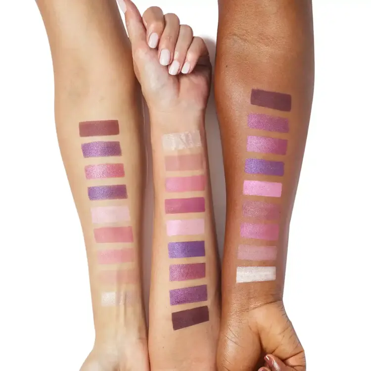 Oasis Violet Skies Paleta de Sombras görünüm 2