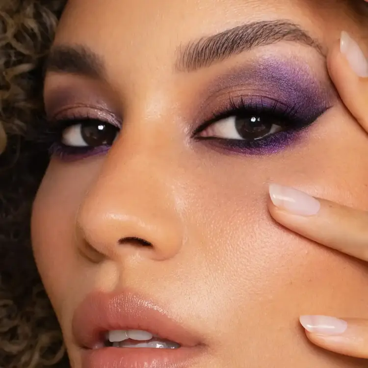 Oasis Violet Skies Paleta de Sombras görünüm 3